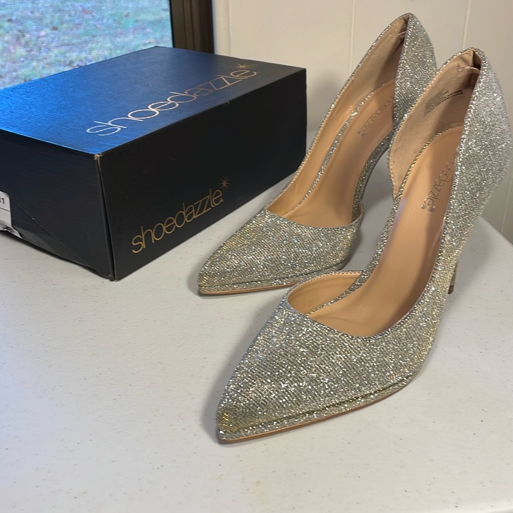 Shoe Dazzle Silver Pump